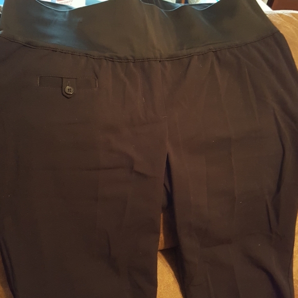 Never Worn Liz Lange Maternity Trousers - Picture 2 of 4